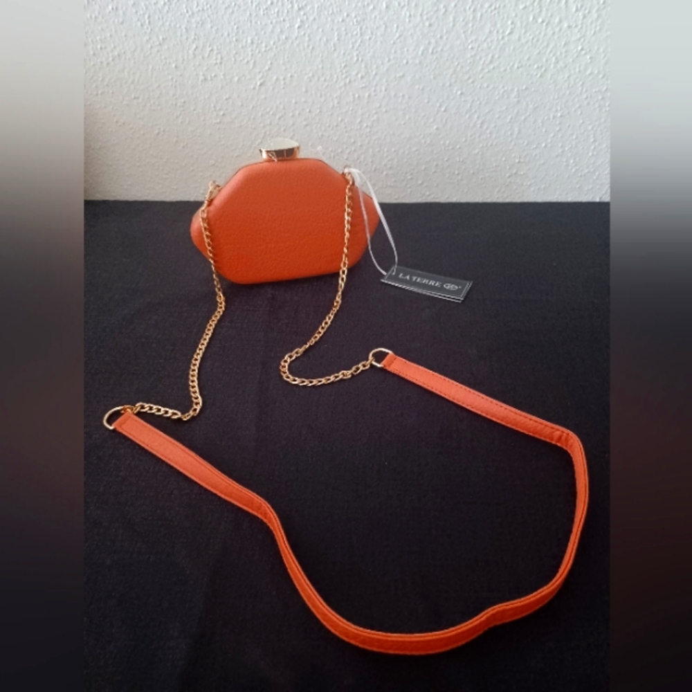 La Terre Shoulder Purse